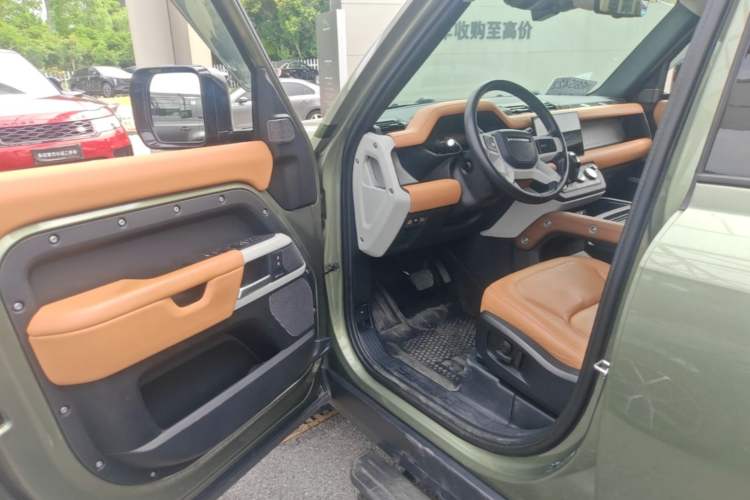 Used Land Rover Defender 2024 110 3.0T P400 Dark Edition Driver Seat
