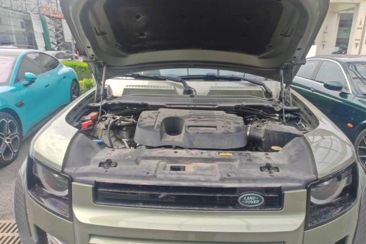 Used Land Rover Defender 2024 110 3.0T P400 Dark Edition Engine Bay