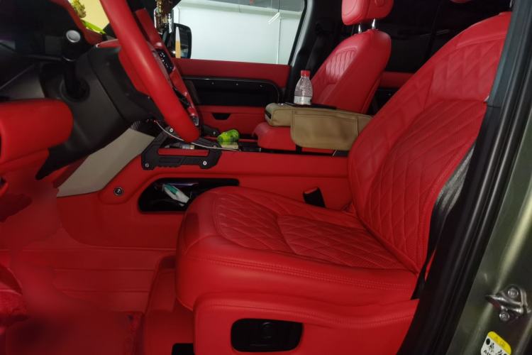 Used Land Rover Defender 2024 110 3.0T P400 X-DYNAMIC HSE Left Front Seat