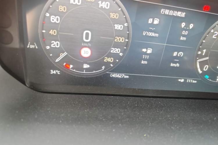 Used Land Rover Defender 2024 110 3.0T P400 Dark Edition Odometer Close Up