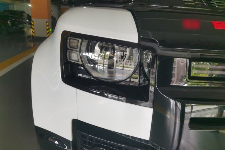 Used Land Rover Defender 2024 110 3.0T P400 X-DYNAMIC HSE Right Front Headlight