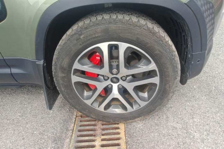 Used Land Rover Defender 2024 110 3.0T P400 Dark Edition Right Front Wheel Hub