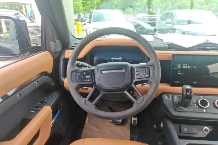 Used Land Rover Defender 2024 110 5.0T V8 Steering Wheel