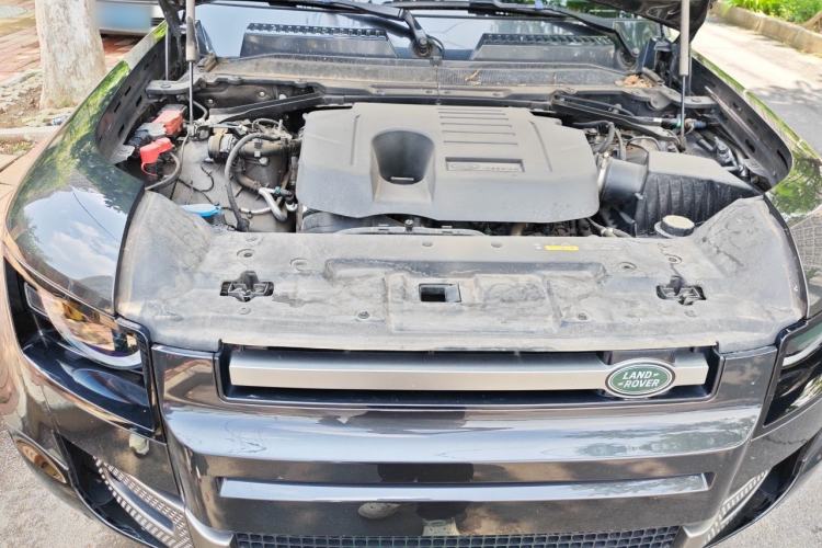 Used Land Rover Defender 2024 110 3.0T P400 X-DYNAMIC HSE Engine Bay