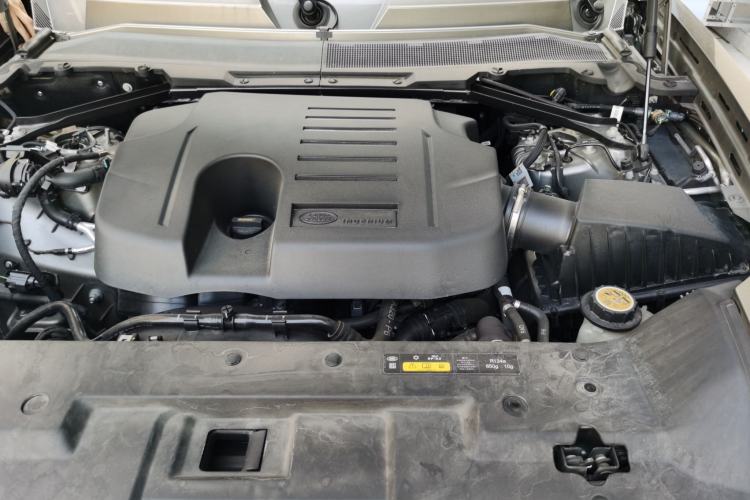 Used Land Rover Defender 2024 90 3.0T P400 HSE Engine Bay Left