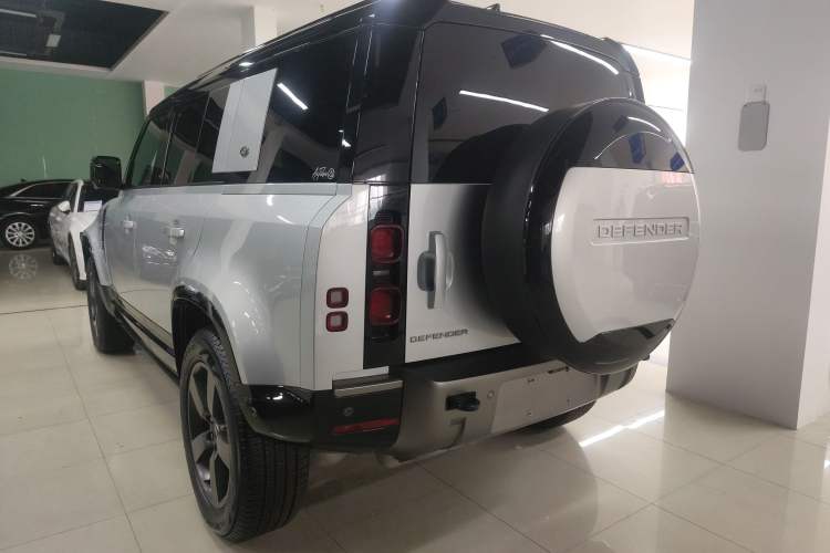 Used Land Rover Defender 2024 110 3.0T P400 X-DYNAMIC HSE Exterior 2
