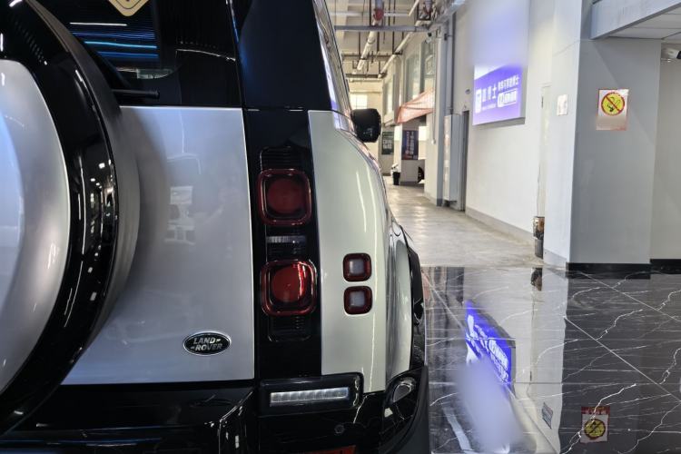 Used Land Rover Defender 2024 110 3.0T P400 X-DYNAMIC HSE Exterior 4