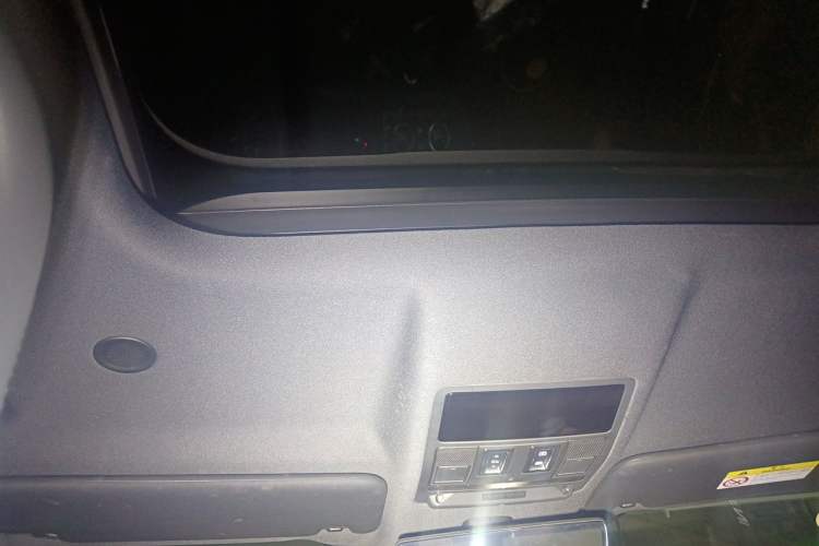 Used Land Rover Defender 2024 110 3.0T P400 X-DYNAMIC HSE Headliner