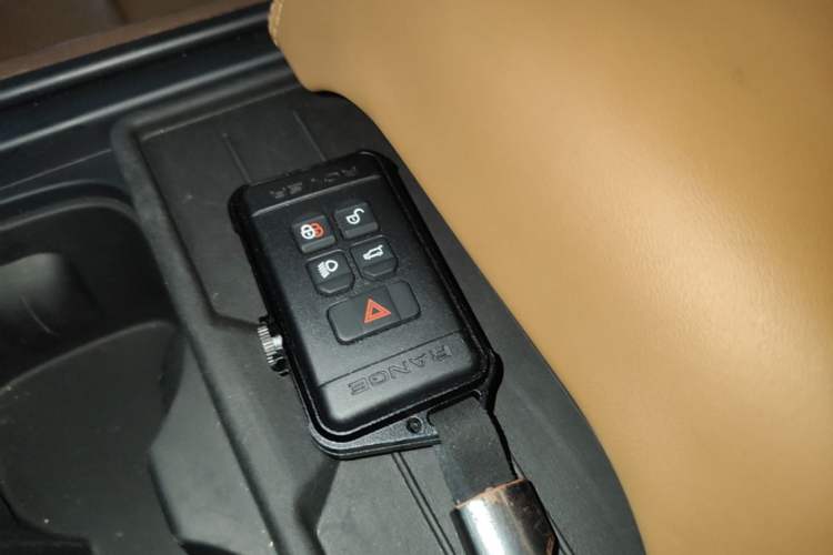 Used Land Rover Defender 2024 110 3.0T P400 X-DYNAMIC HSE Interior 1