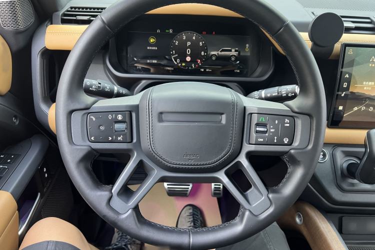 Used Land Rover Defender 2024 110 3.0T P400 X Interior 2