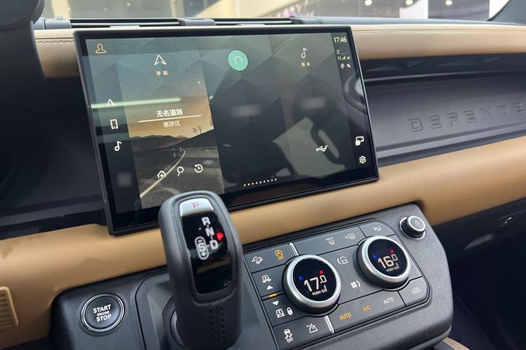 Used Land Rover Defender 2024 110 3.0T P400 X Interior 3