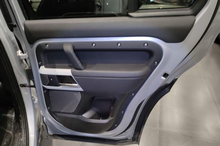 Used Land Rover Defender 2024 110 3.0T P400 XS Interior 6