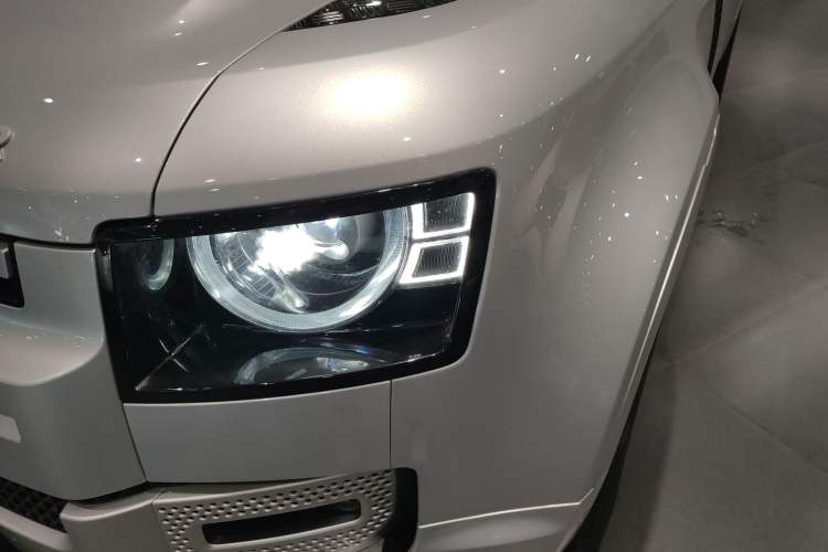 Used Land Rover Defender 2024 110 3.0T P400 XS Left Front Headlight