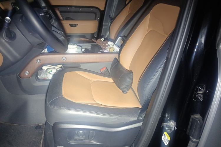 Used Land Rover Defender 2024 110 3.0T P400 X-DYNAMIC HSE Left Front Seat