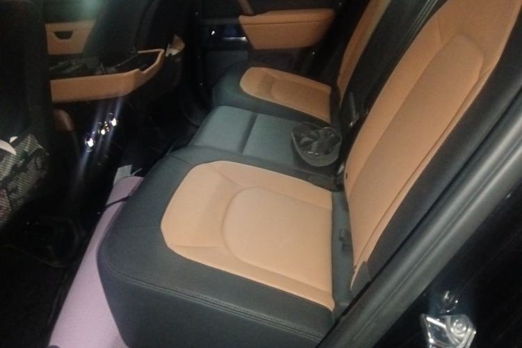 Used Land Rover Defender 2024 110 3.0T P400 X-DYNAMIC HSE Left Rear Seat