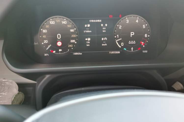 Used Land Rover Defender 2024 90 3.0T P400 HSE Odometer Close Up