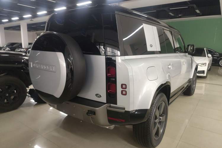 Used Land Rover Defender 2024 110 3.0T P400 X-DYNAMIC HSE Rear Right 45 Deg