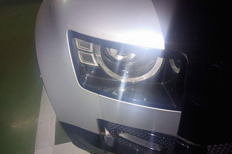 Used Land Rover Defender 2024 110 3.0T P400 X-DYNAMIC HSE Right Front Headlight