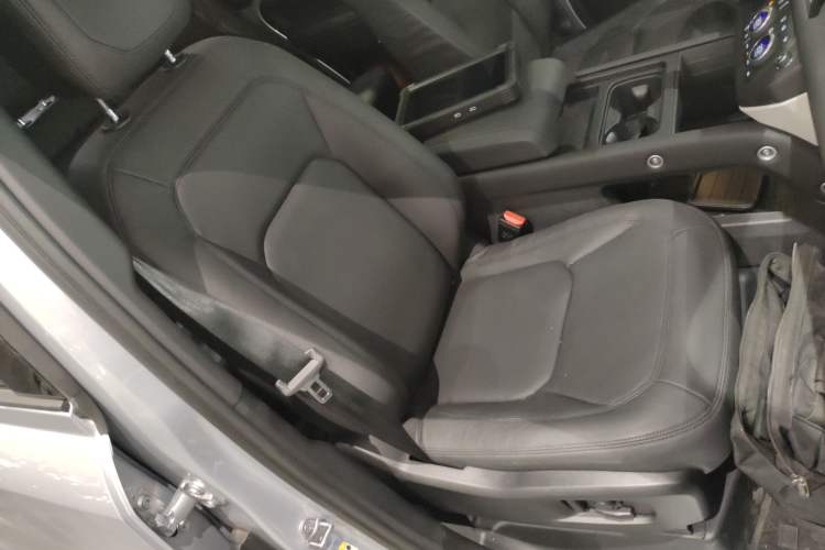 Used Land Rover Defender 2024 110 3.0T P400 XS Right Front Seat