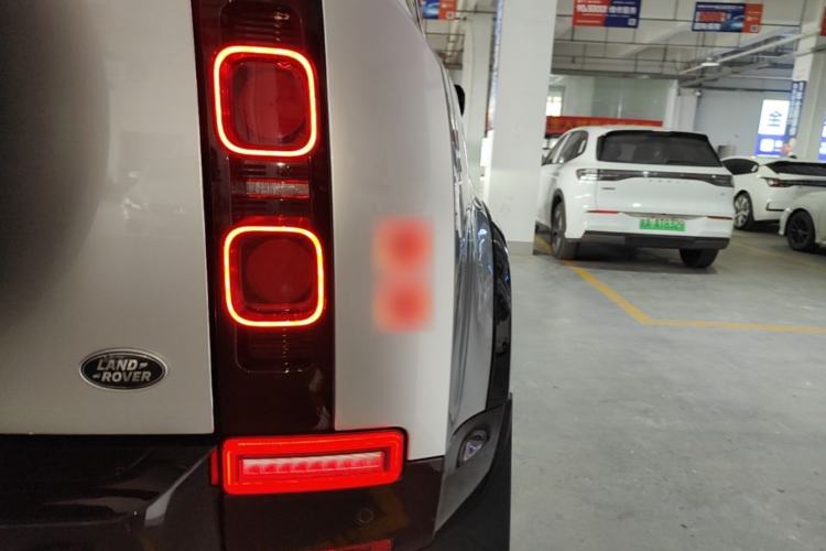 Used Land Rover Defender 2024 110 3.0T P400 X-DYNAMIC HSE Right Rear Taillight