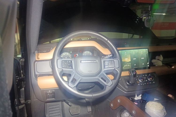 Used Land Rover Defender 2024 110 3.0T P400 X-DYNAMIC HSE Steering Wheel