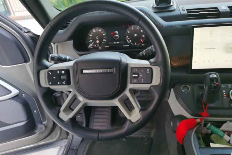 Used Land Rover Defender 2024 90 3.0T P400 HSE Steering Wheel