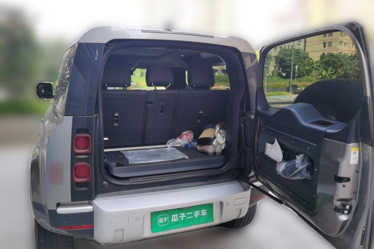Used Land Rover Defender 2024 90 3.0T P400 HSE Trunk