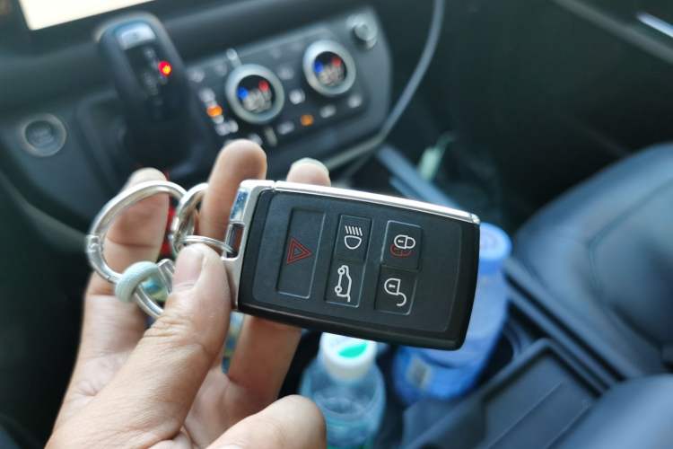 Used Land Rover Defender 2024 90 3.0T P400 HSE Vehicle Key