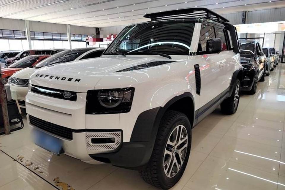Land Rover Defender 2024