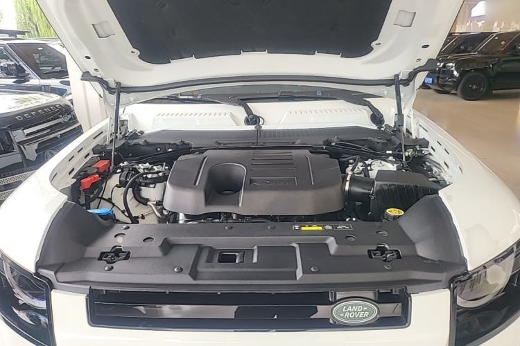 Used Land Rover Defender 2024 90 3.0T P400 HSE Engine Bay