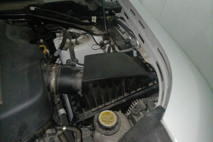 Used Land Rover Defender 2024 110 3.0T P400 X-DYNAMIC HSE Engine Bay Left