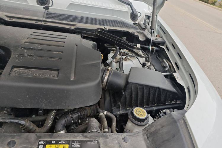 Used Land Rover Defender 2024 110 3.0T P400 X-DYNAMIC HSE Engine Bay Left