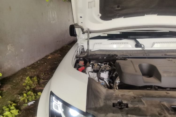 Used Land Rover Defender 2024 110 3.0T P400 X-DYNAMIC HSE Engine Bay Right