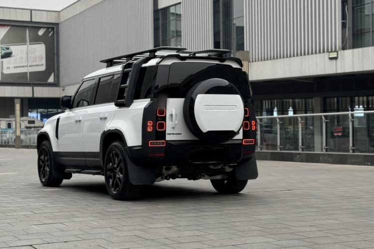 Used Land Rover Defender 2024 110 3.0T P400 Dark Edition Exterior 6