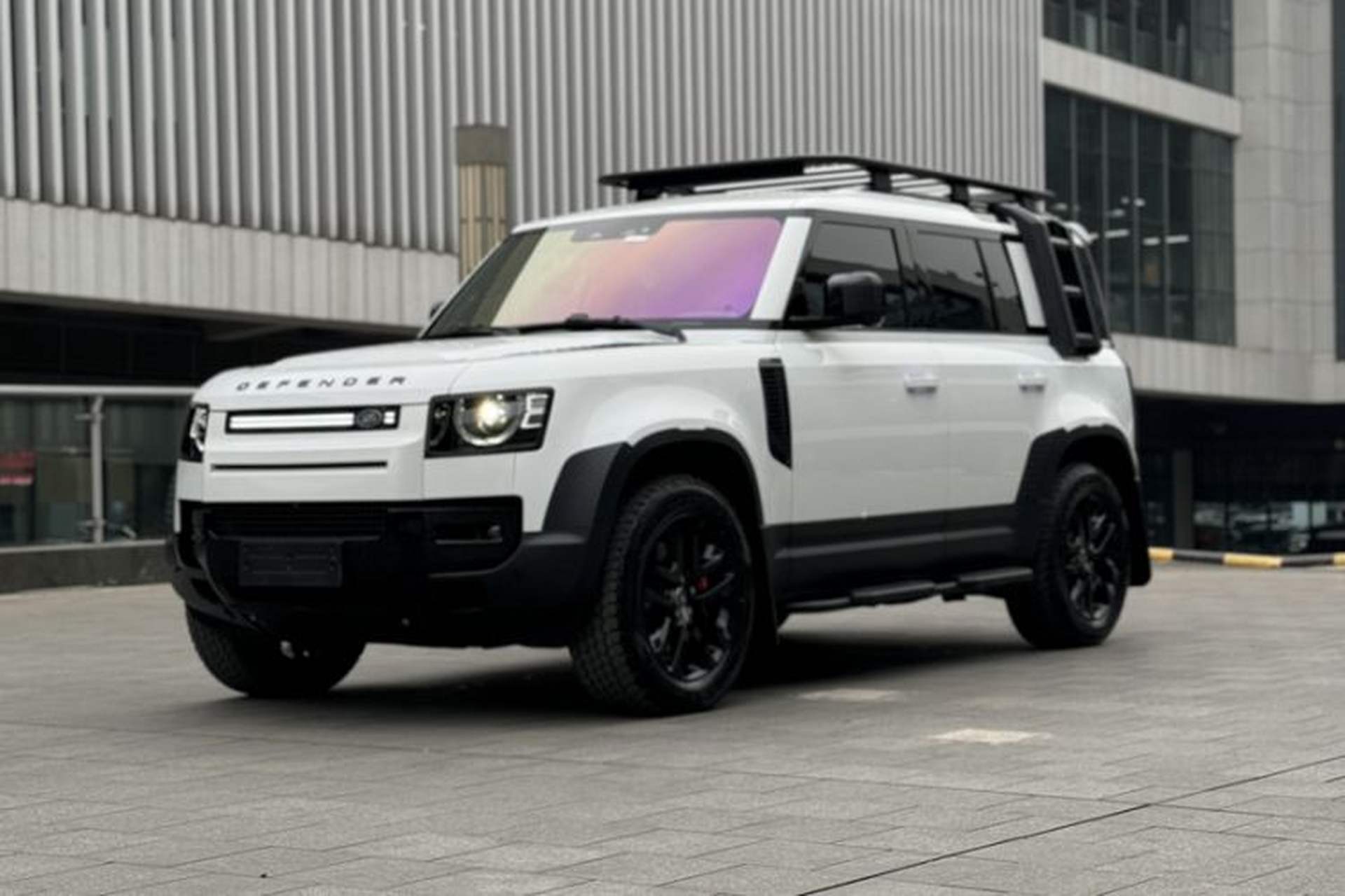 Used Land Rover Defender 2024 110 3.0T P400 Dark Edition Front Left 45 Deg