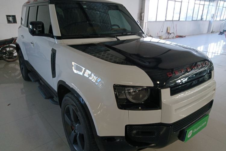 Used Land Rover Defender 2024 110 3.0T P400 X-DYNAMIC HSE Front Right 45 Deg
