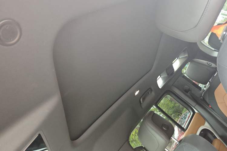 Used Land Rover Defender 2024 110 3.0T P400 X-DYNAMIC HSE Headliner