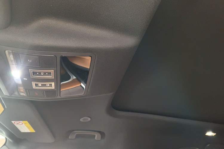 Used Land Rover Defender 2024 110 3.0T P400 X-DYNAMIC HSE Headliner