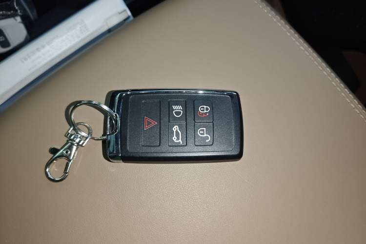 Used Land Rover Defender 2024 110 3.0T P400 Dark Edition Interior 1