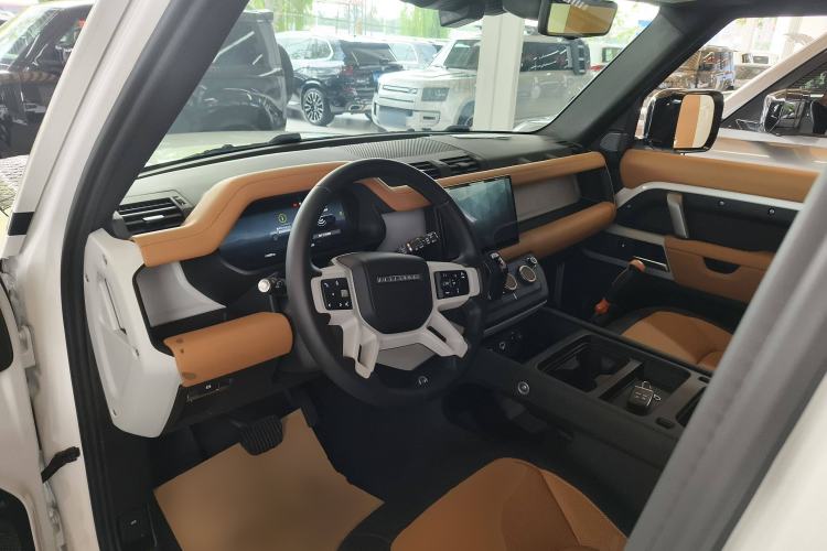 Used Land Rover Defender 2024 110 3.0T P400 X-DYNAMIC HSE Interior 2