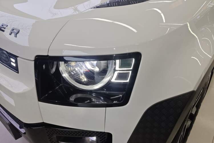 Used Land Rover Defender 2024 110 3.0T P400 Dark Edition Left Front Headlight