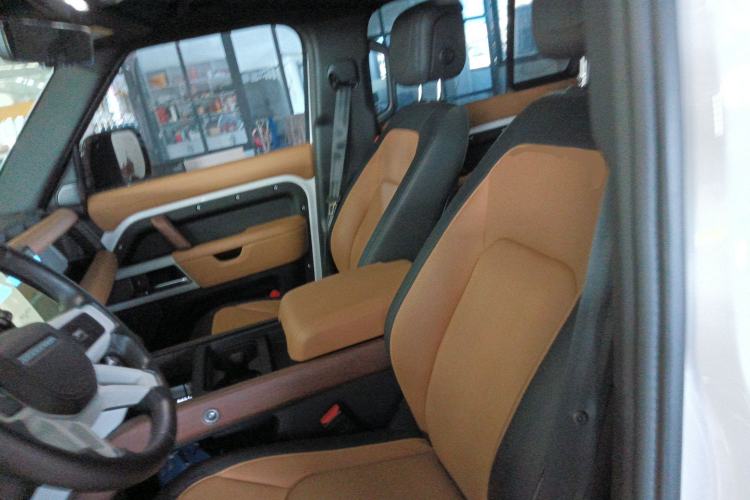 Used Land Rover Defender 2024 110 3.0T P400 X-DYNAMIC HSE Left Front Seat