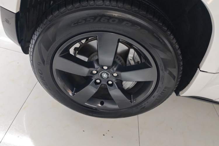 Used Land Rover Defender 2024 110 3.0T P400 X-DYNAMIC HSE Left Front Wheel Hub