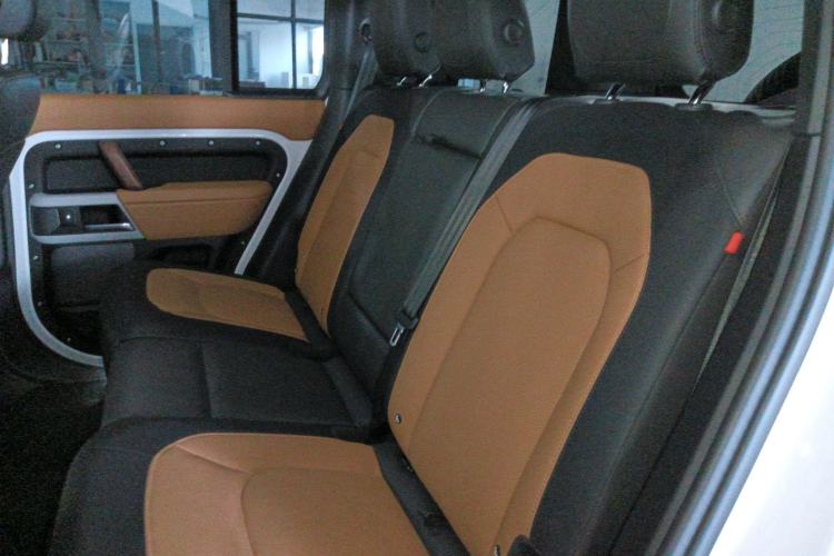 Used Land Rover Defender 2024 110 3.0T P400 X-DYNAMIC HSE Left Rear Seat
