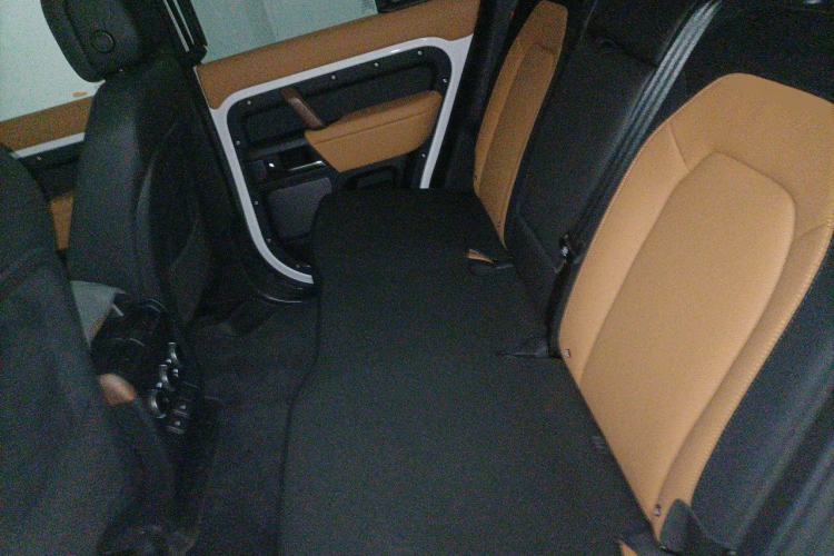 Used Land Rover Defender 2024 110 3.0T P400 X-DYNAMIC HSE Left Rear Seat