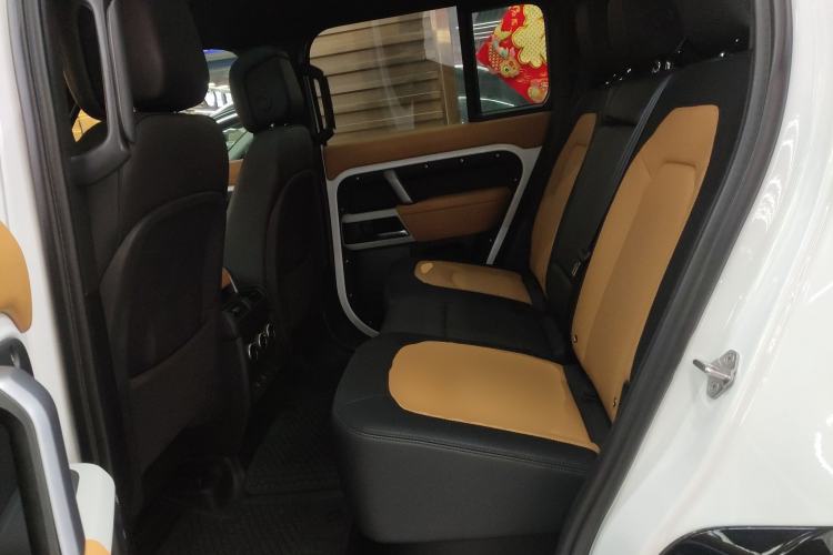 Used Land Rover Defender 2024 110 3.0T P400 X-DYNAMIC HSE Left Rear Seat