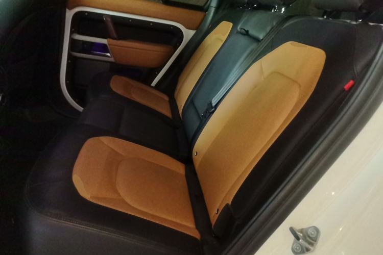 Used Land Rover Defender 2024 110 3.0T P400 X-DYNAMIC HSE Left Rear Seat
