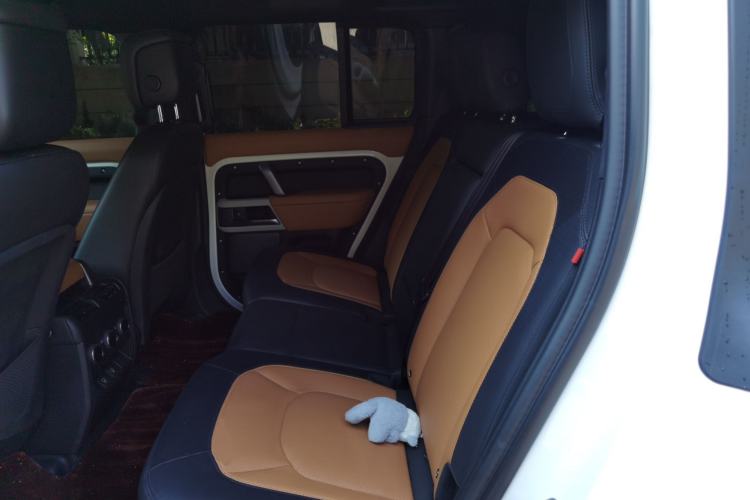 Used Land Rover Defender 2024 110 3.0T P400 X-DYNAMIC HSE Left Rear Seat