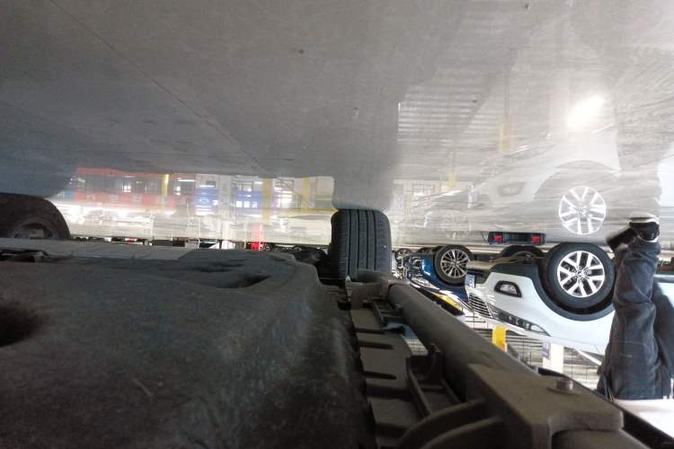 Used Land Rover Defender 2024 110 3.0T P400 X-DYNAMIC HSE Left Side Sill