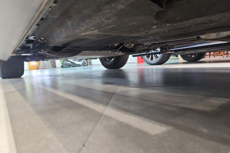 Used Land Rover Defender 2024 110 3.0T P400 X-DYNAMIC HSE Left Side Sill